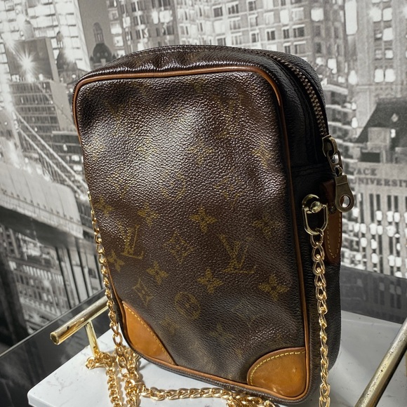 Authentic Louis Vuitton Monogram Amazon Bag - Picture 8 of 16